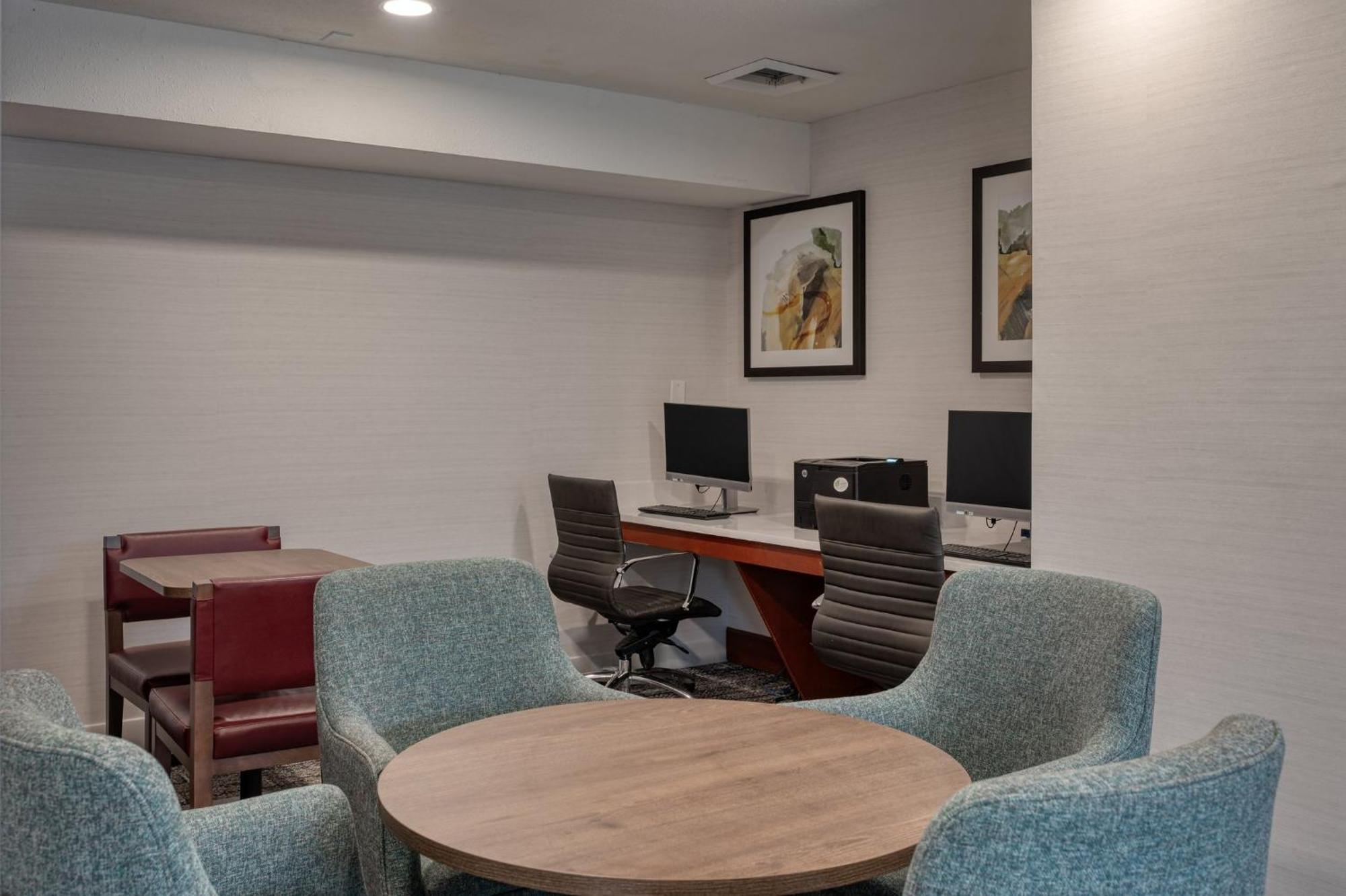 Staybridge Suites Allentown Airport Lehigh Valley By Ihg Екстер'єр фото