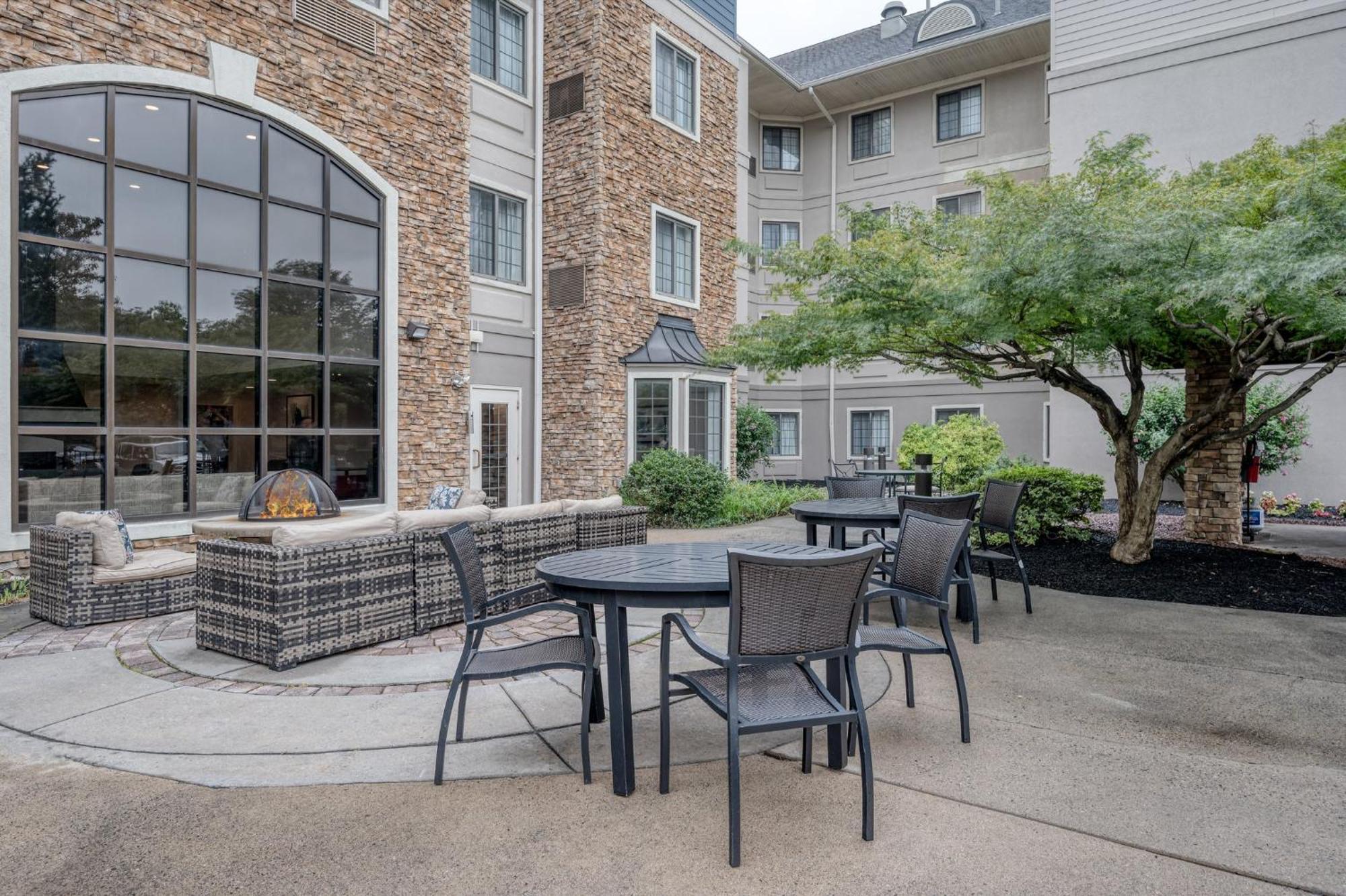 Staybridge Suites Allentown Airport Lehigh Valley By Ihg Екстер'єр фото