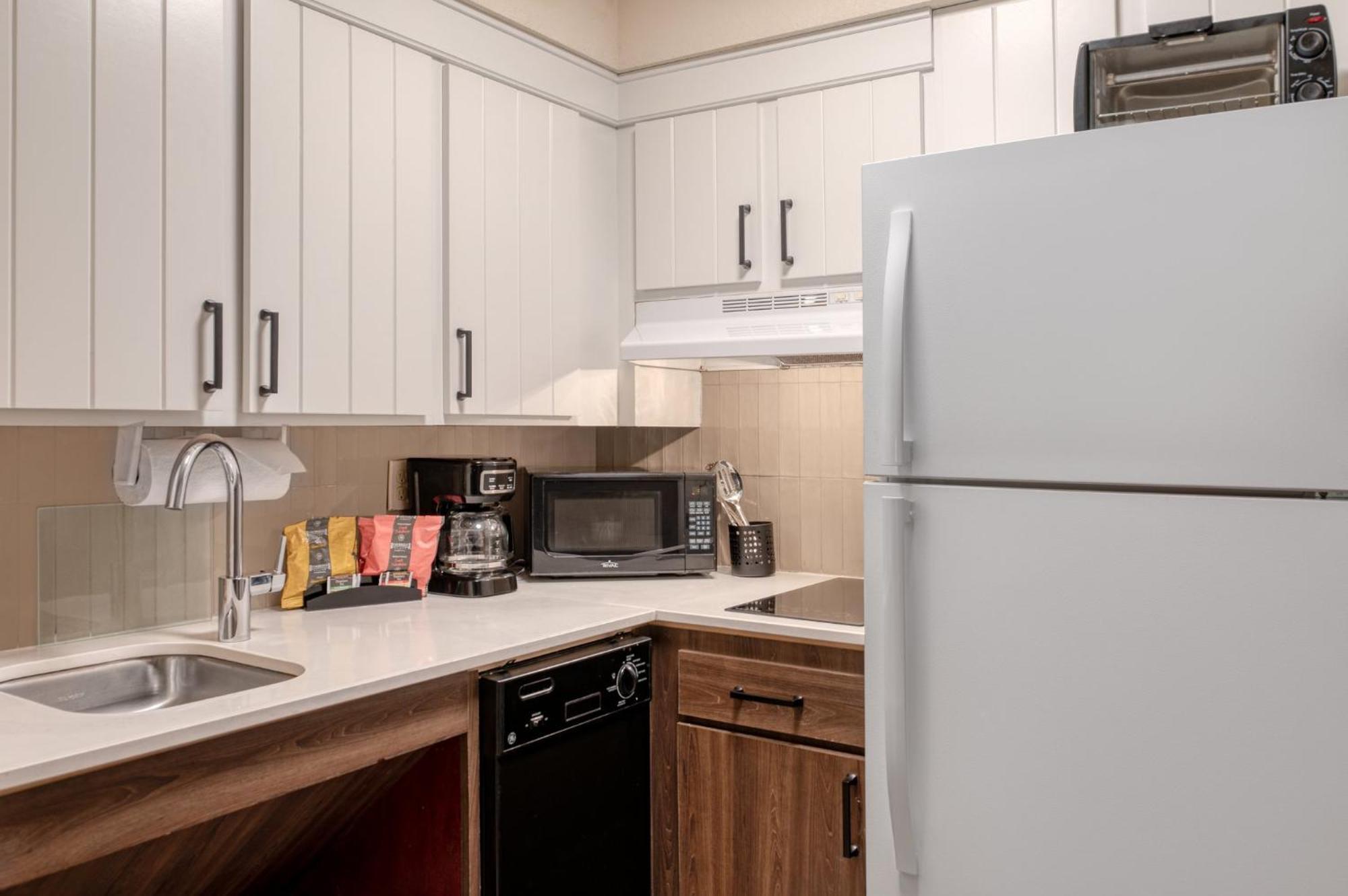 Staybridge Suites Allentown Airport Lehigh Valley By Ihg Екстер'єр фото