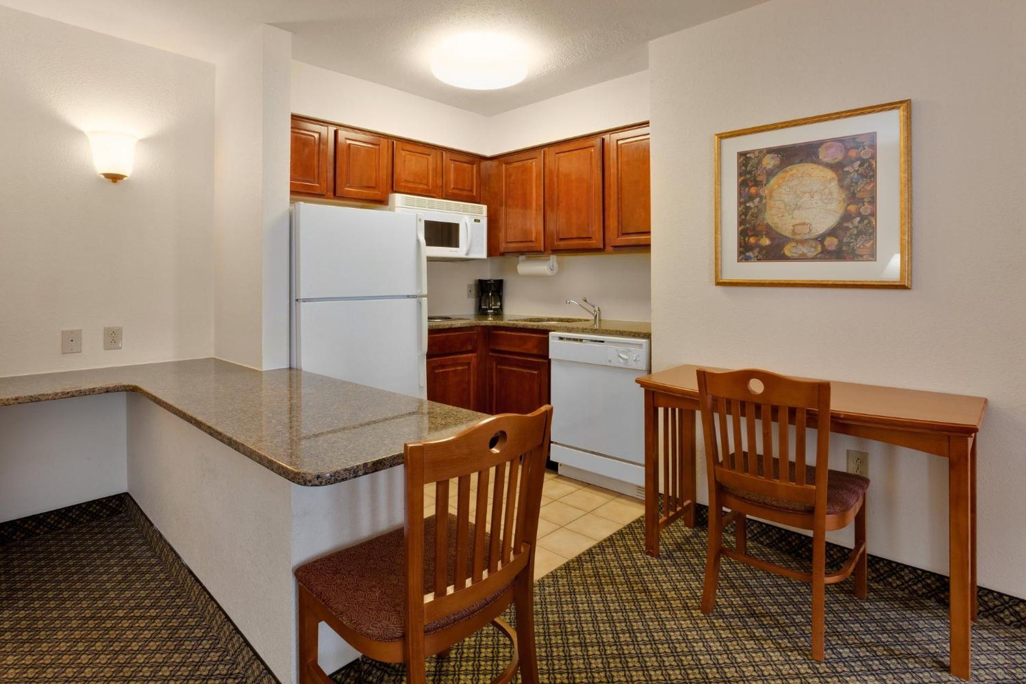Staybridge Suites Allentown Airport Lehigh Valley By Ihg Екстер'єр фото